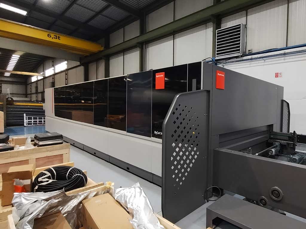 Corte láser de fibra de gran formato en Sama