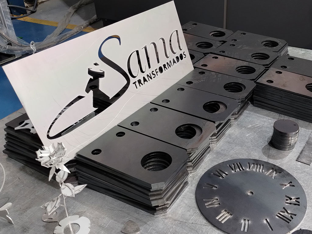 Punzonadora eléctrica AMADA EM-3510 MIIe de última generación