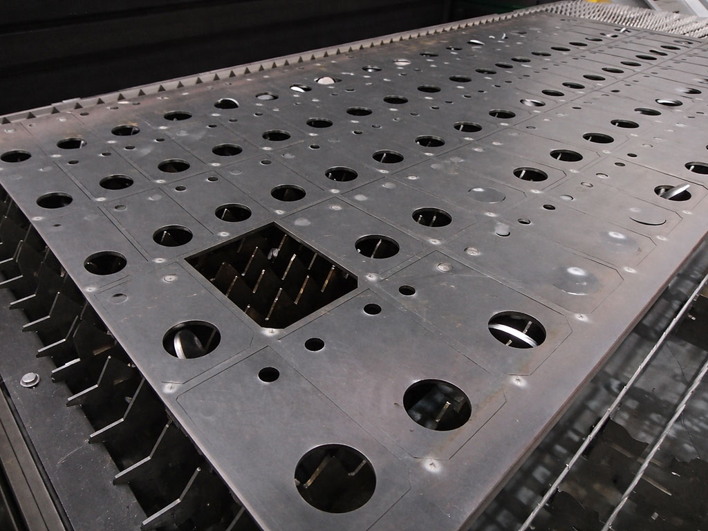 Punzonadora industrial para conformado y marcado de chapa